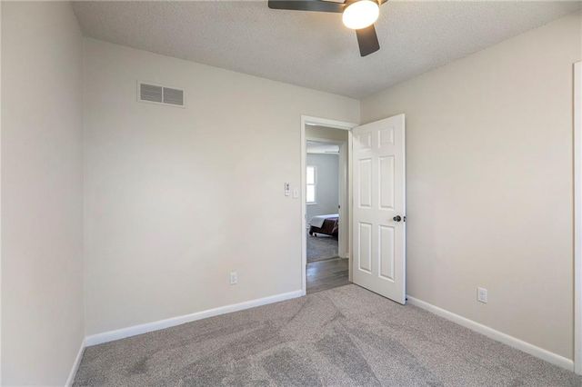 9844 N Cherry Street, Kansas City, MO 64155