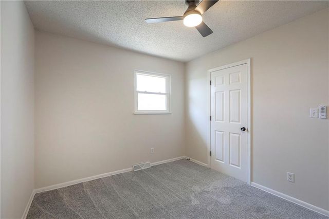 9844 N Cherry Street, Kansas City, MO 64155