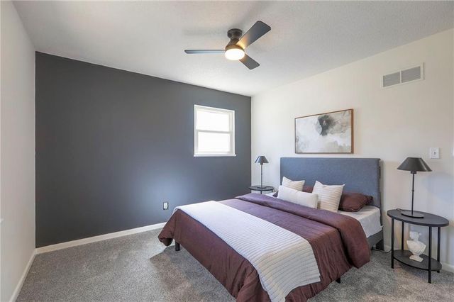 9844 N Cherry Street, Kansas City, MO 64155