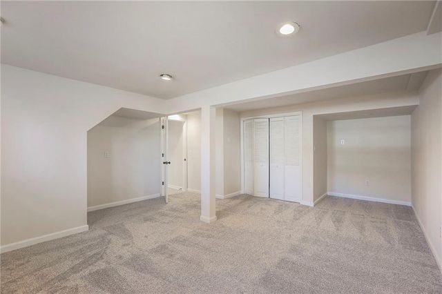 9844 N Cherry Street, Kansas City, MO 64155