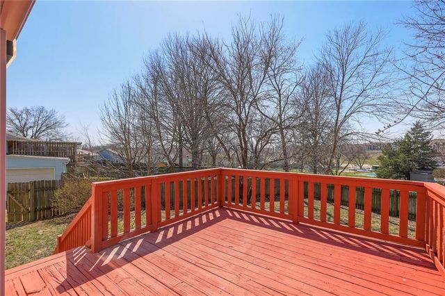 9844 N Cherry Street, Kansas City, MO 64155