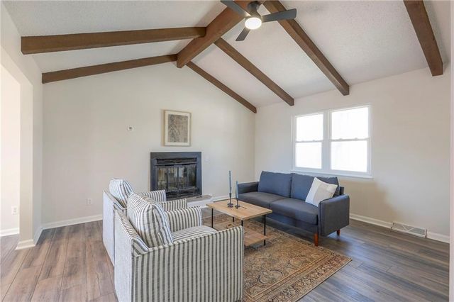 9844 N Cherry Street, Kansas City, MO 64155