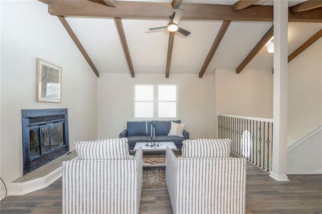 9844 N Cherry Street, Kansas City, MO 64155