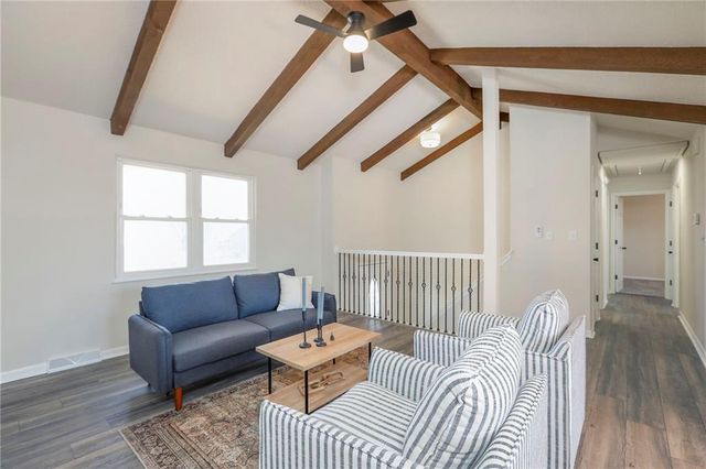 9844 N Cherry Street, Kansas City, MO 64155