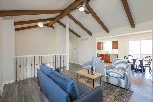 9844 N Cherry Street, Kansas City, MO 64155