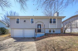 9844 N Cherry Street, Kansas City, MO 64155