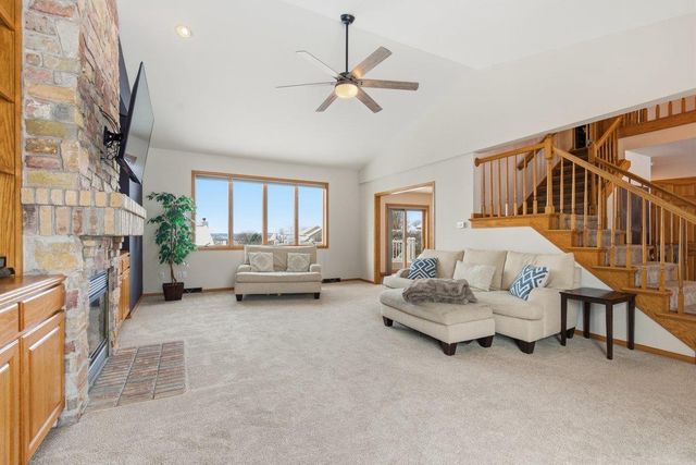 925 Lexington Way, Waunakee, WI 53597