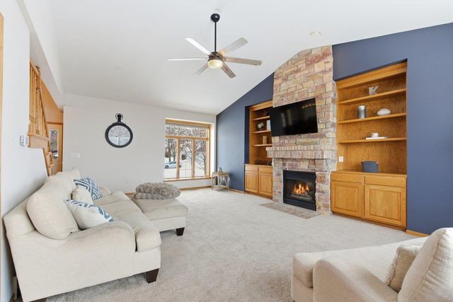 925 Lexington Way, Waunakee, WI 53597