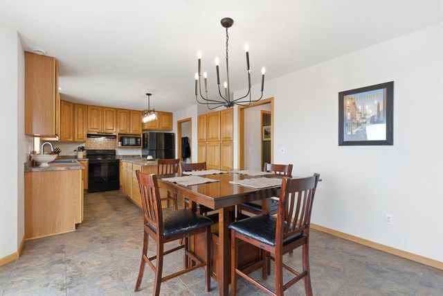 925 Lexington Way, Waunakee, WI 53597
