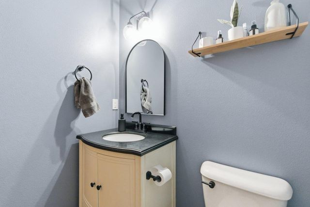 925 Lexington Way, Waunakee, WI 53597