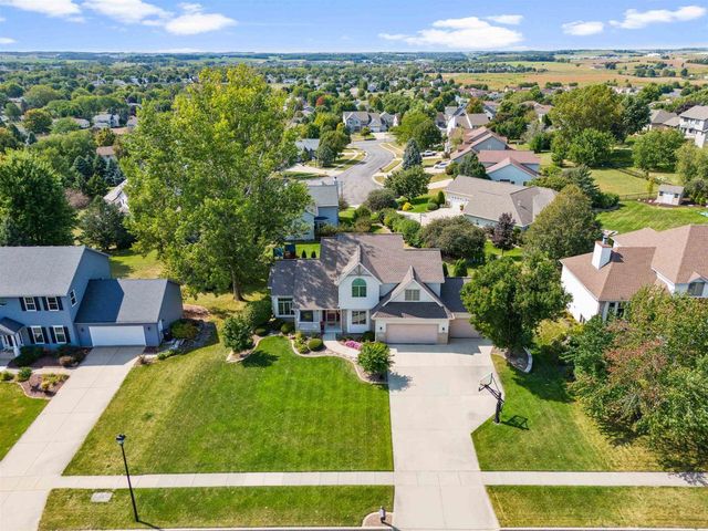 925 Lexington Way, Waunakee, WI 53597