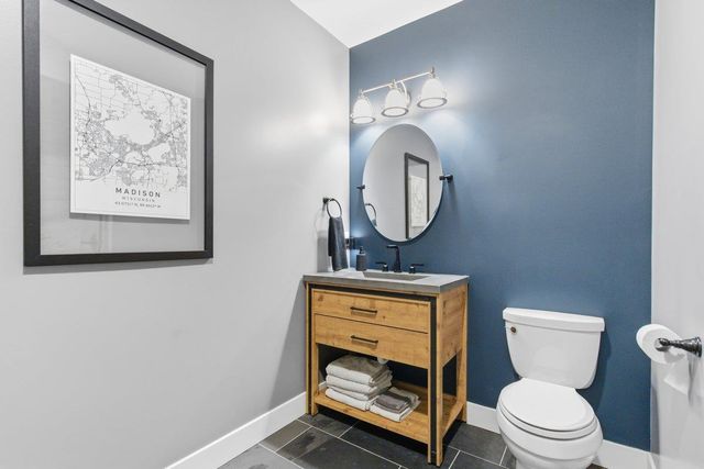 925 Lexington Way, Waunakee, WI 53597