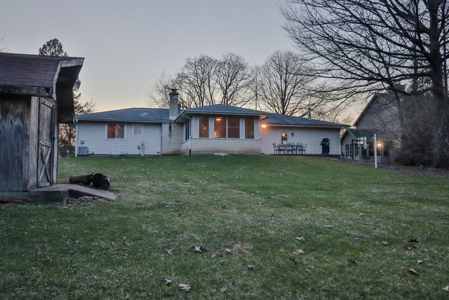 7N240 West End Road, Roselle, IL 60172