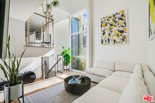 2222 6th Street B, Santa Monica, CA 90405