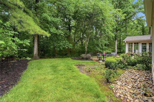 9767 Fall Ridge Trail, Sunset Hills, MO 63127