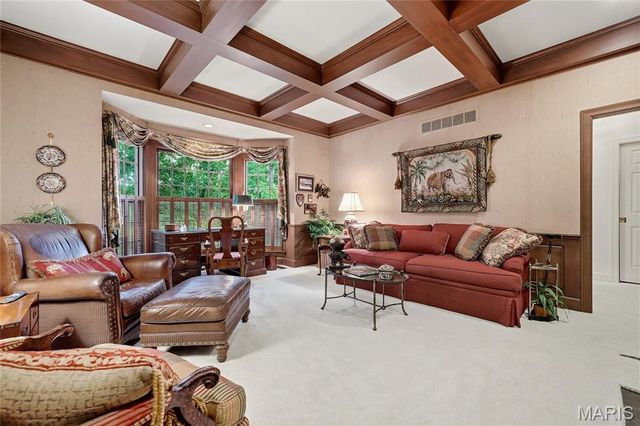 9767 Fall Ridge Trail, Sunset Hills, MO 63127