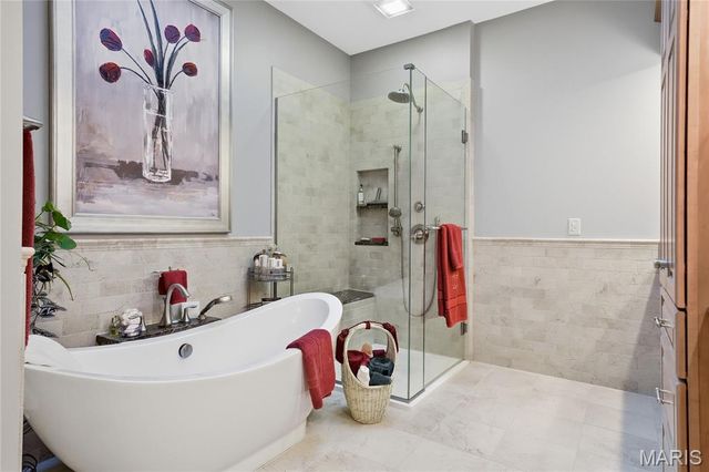 9767 Fall Ridge Trail, Sunset Hills, MO 63127