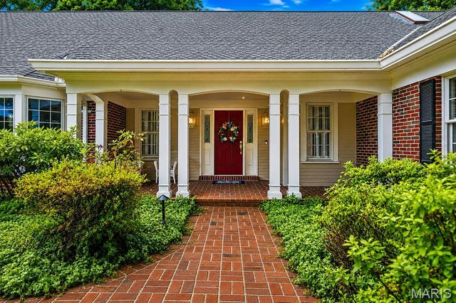 9767 Fall Ridge Trail, Sunset Hills, MO 63127