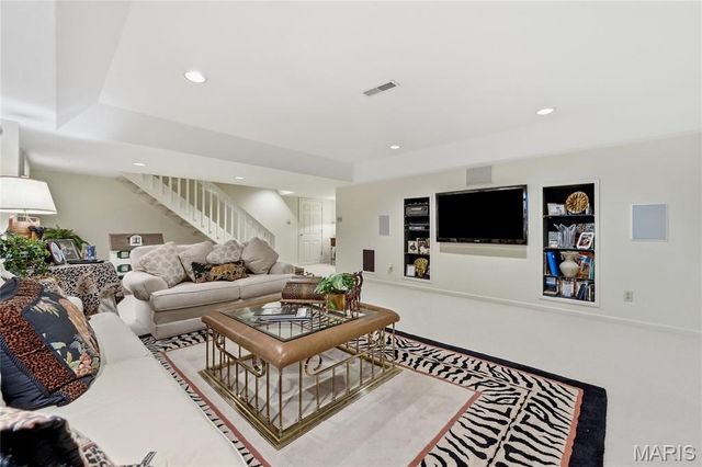 9767 Fall Ridge Trail, Sunset Hills, MO 63127