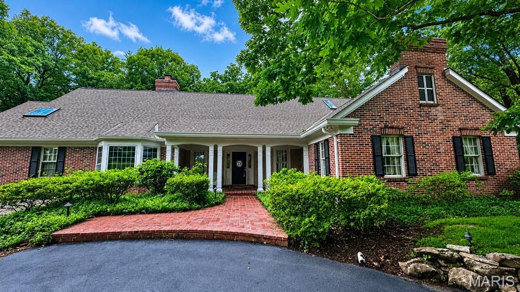 9767 Fall Ridge Trail, Sunset Hills, MO 63127