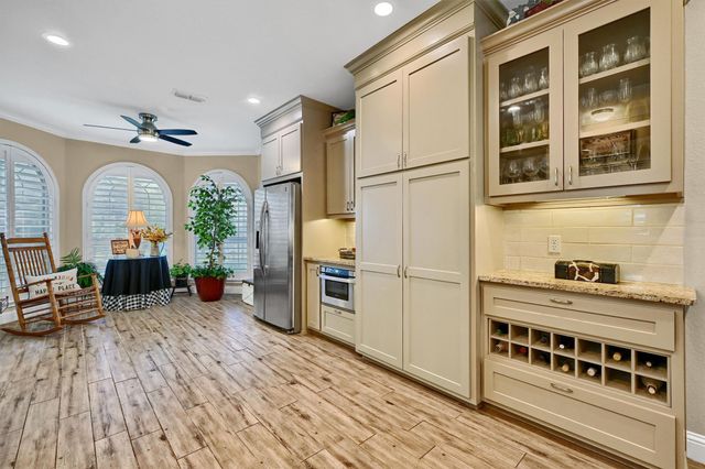 130 Cayuga Trail, Lake Kiowa, TX 76240