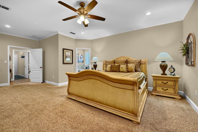 130 Cayuga Trail, Lake Kiowa, TX 76240