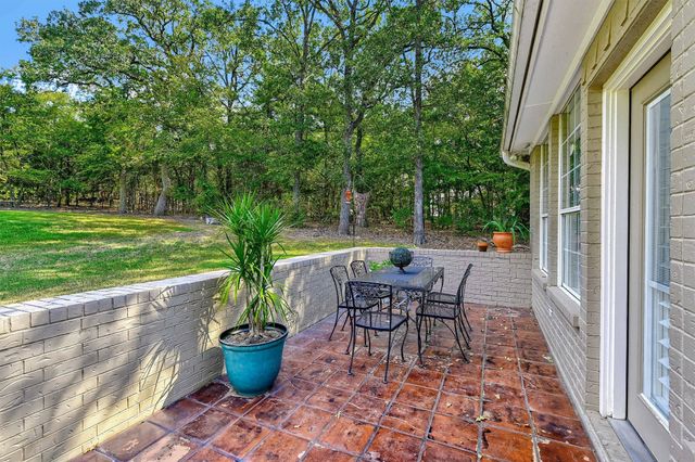 130 Cayuga Trail, Lake Kiowa, TX 76240