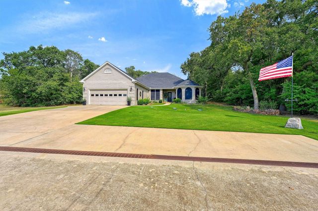 130 Cayuga Trail, Lake Kiowa, TX 76240