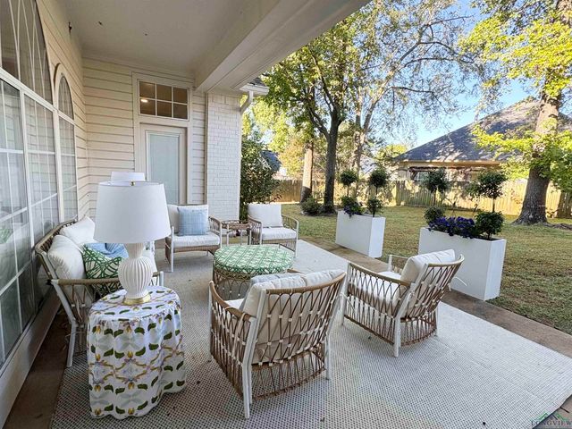 1605 Doral Dr, Longview, TX 75605