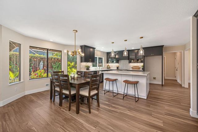 898 Lake Front Dr, Sacramento, CA 95831
