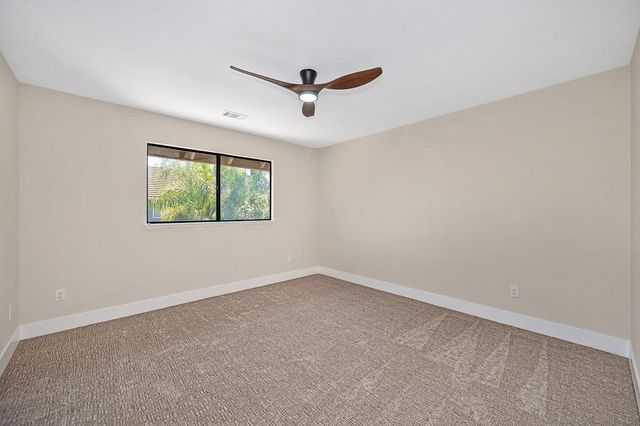 898 Lake Front Dr, Sacramento, CA 95831