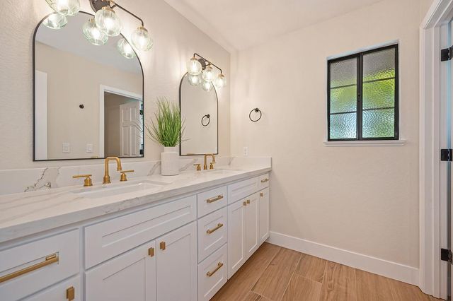 898 Lake Front Dr, Sacramento, CA 95831
