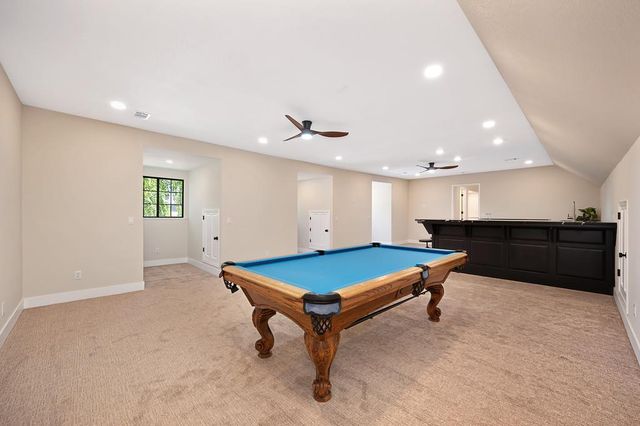 898 Lake Front Dr, Sacramento, CA 95831