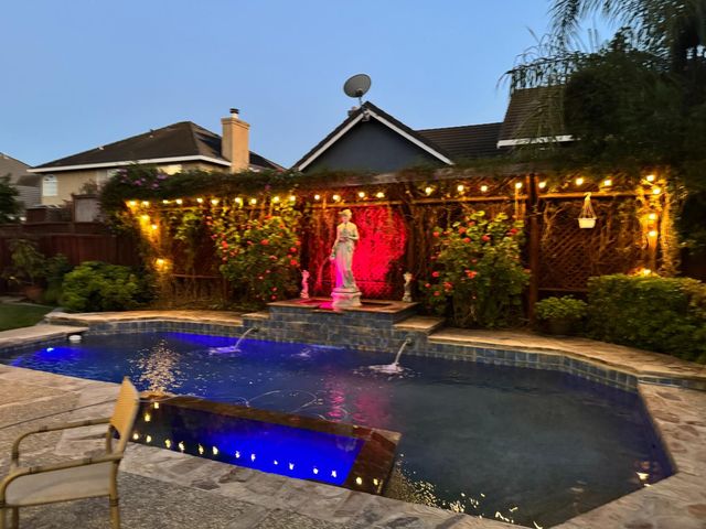 898 Lake Front Dr, Sacramento, CA 95831