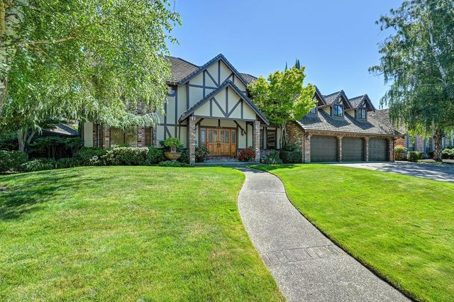 898 Lake Front Dr, Sacramento, CA 95831