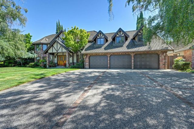898 Lake Front Dr, Sacramento, CA 95831