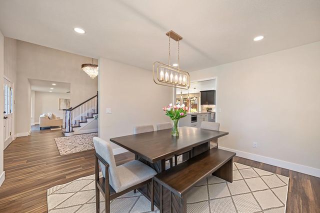 898 Lake Front Dr, Sacramento, CA 95831