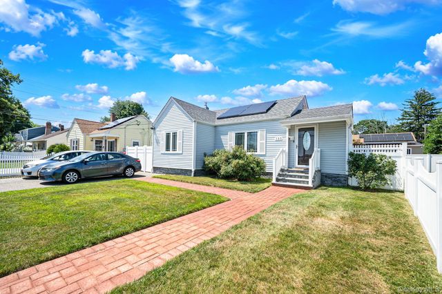 135 Clayton Street, Central Islip, NY 11722