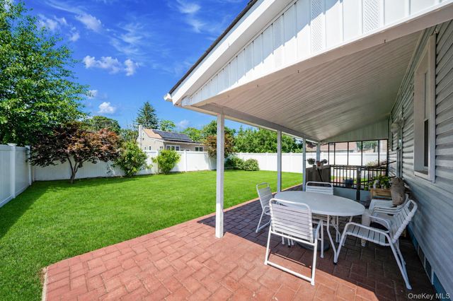 135 Clayton Street, Central Islip, NY 11722