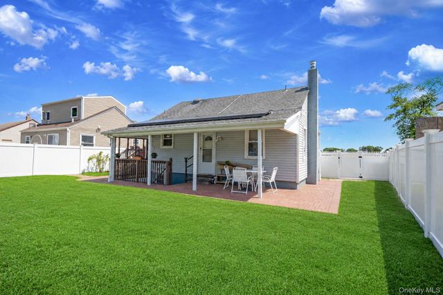 135 Clayton Street, Central Islip, NY 11722