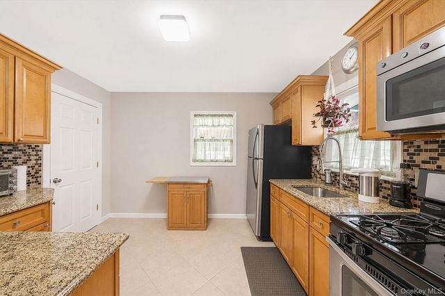 135 Clayton Street, Central Islip, NY 11722
