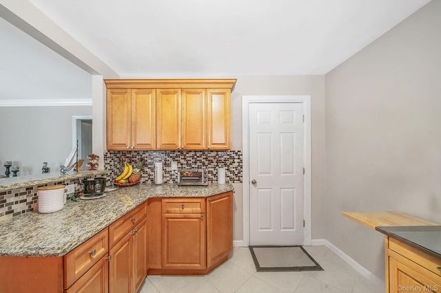 135 Clayton Street, Central Islip, NY 11722