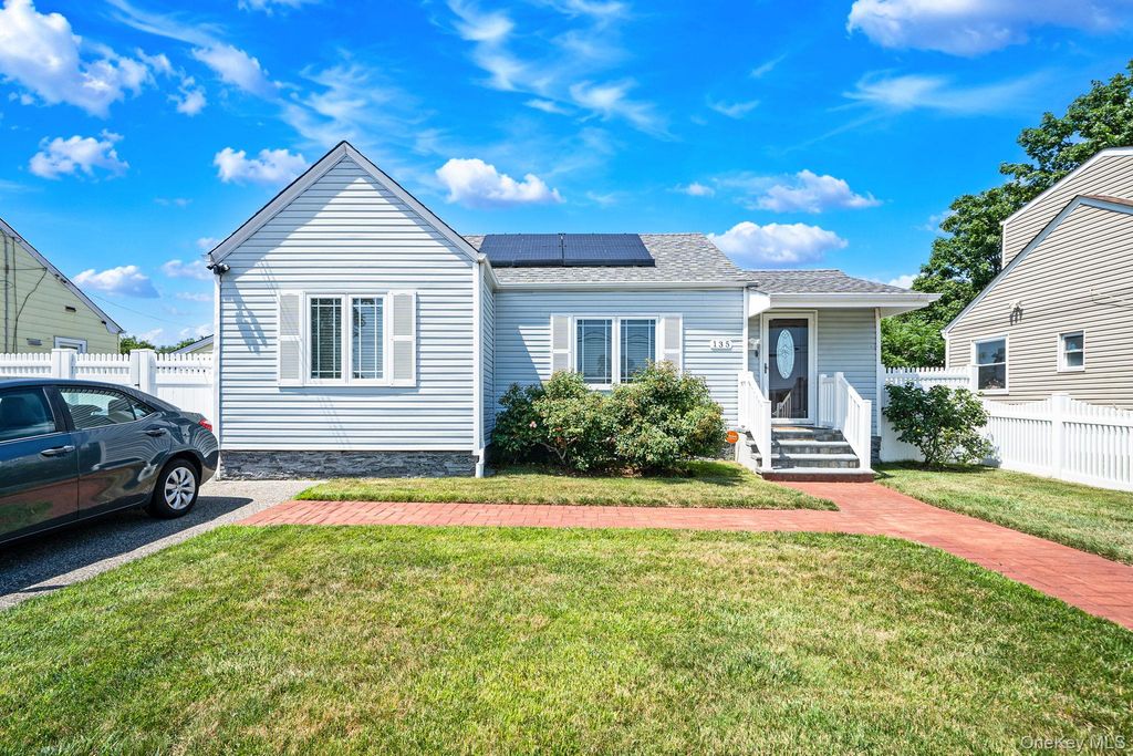 135 Clayton Street, Central Islip, NY 11722