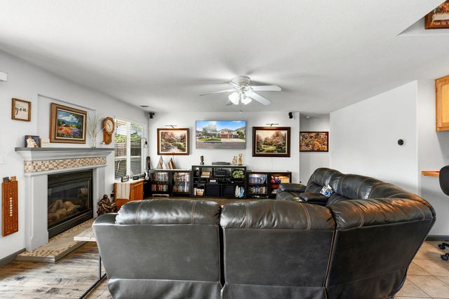 984 Tannehill Dr, Manteca, CA 95337