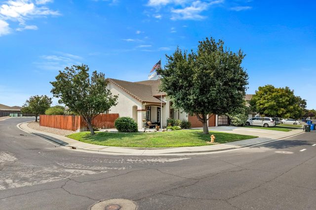 984 Tannehill Dr, Manteca, CA 95337