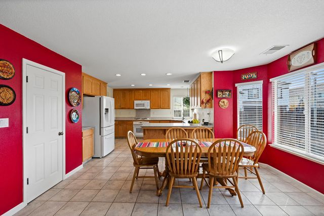 984 Tannehill Dr, Manteca, CA 95337