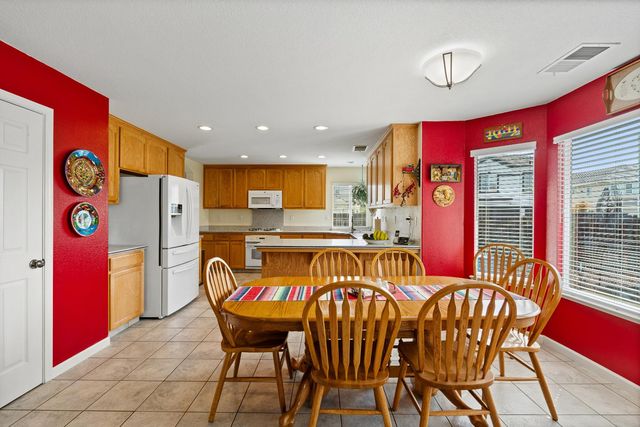 984 Tannehill Dr, Manteca, CA 95337