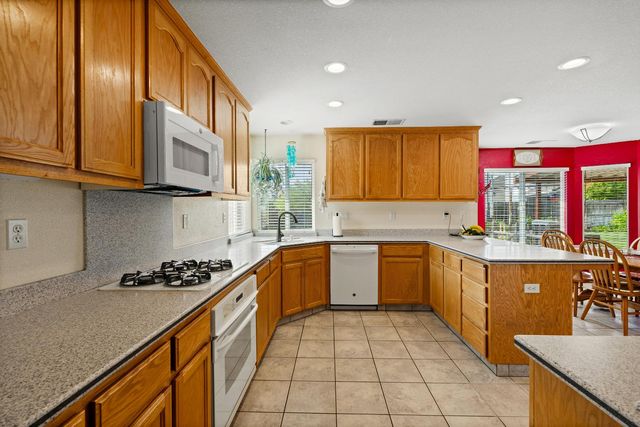 984 Tannehill Dr, Manteca, CA 95337