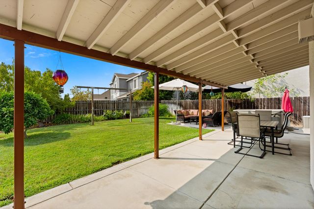 984 Tannehill Dr, Manteca, CA 95337