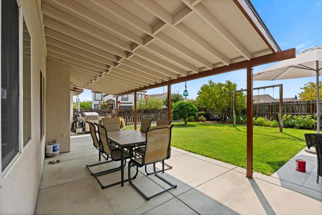 984 Tannehill Dr, Manteca, CA 95337